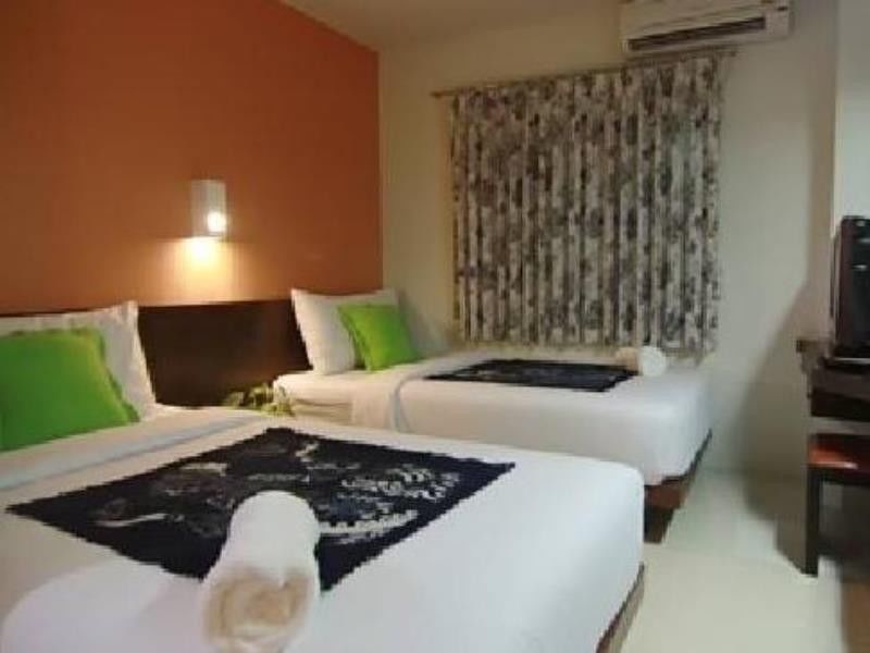 ข้าวสารฮอลิเดย์เกสท์เฮาส์ Hotel กรุงเทพมหานคร ภายนอก รูปภาพ